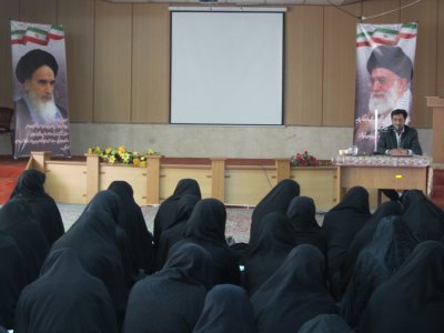 رئیس سازمان بهزیستی استان یزد در مدرسه الزهرا (سلام الله علیها)